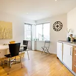 아파트 12 Stonegate Court *