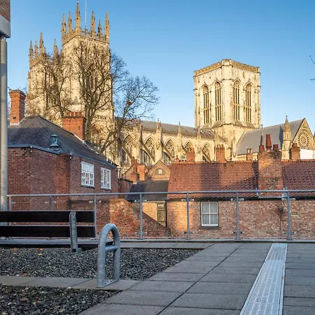 12 Stonegate Court *