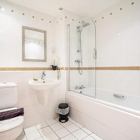 Апартаменты 12 Stonegate Court