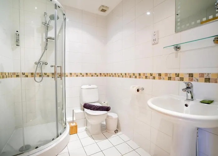 12 Stonegate Court * Йорк