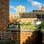 12 Stonegate Court Apartman York