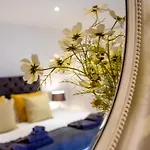 12 Stonegate Court York