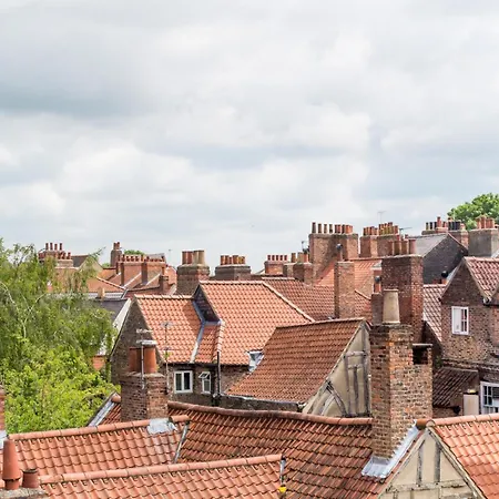 12 Stonegate Court * York
