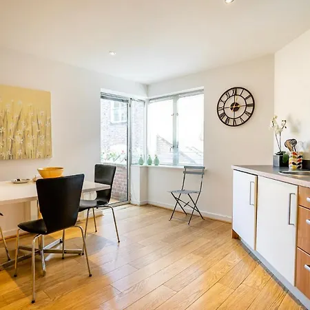 Apartamento 12 Stonegate Court *